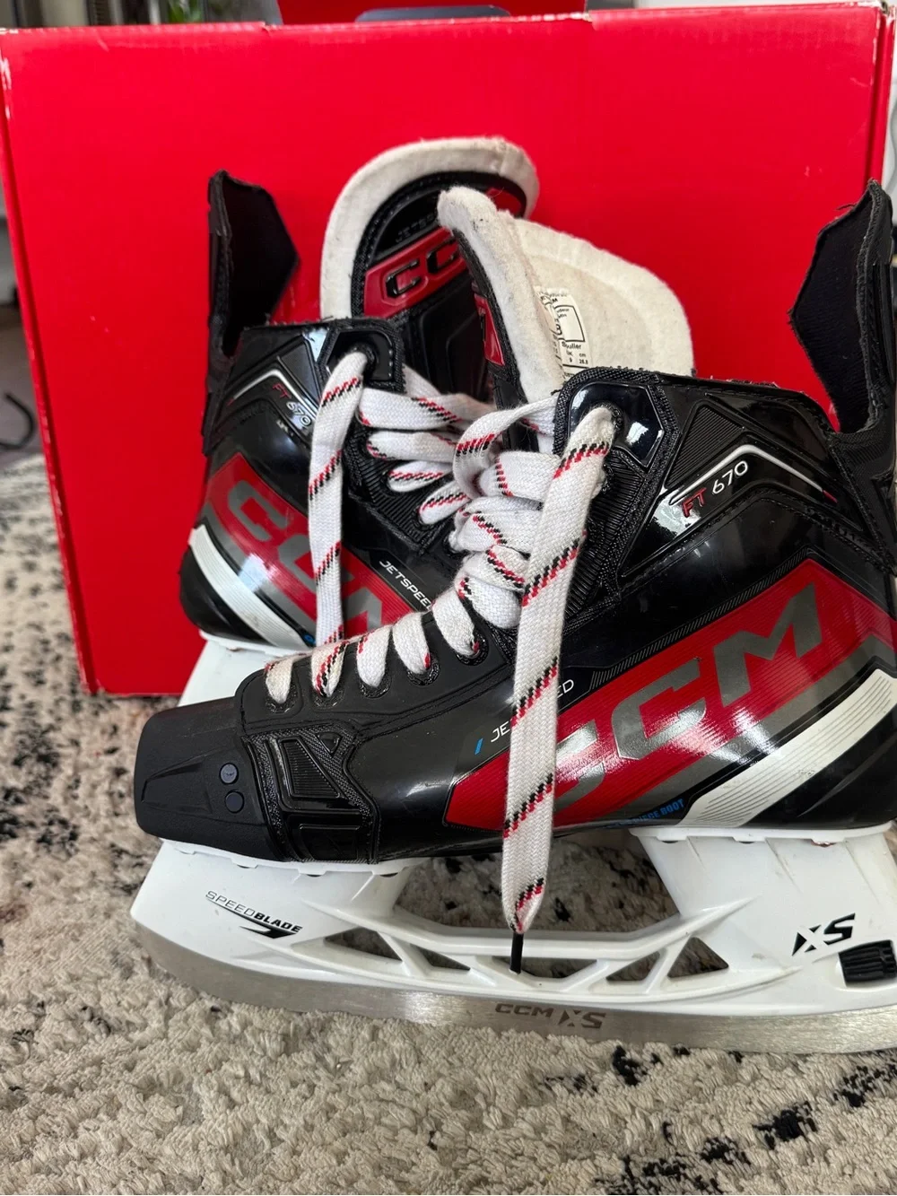 CCM JetSpeed FT670 Hockey Skates - Size 8 Regular